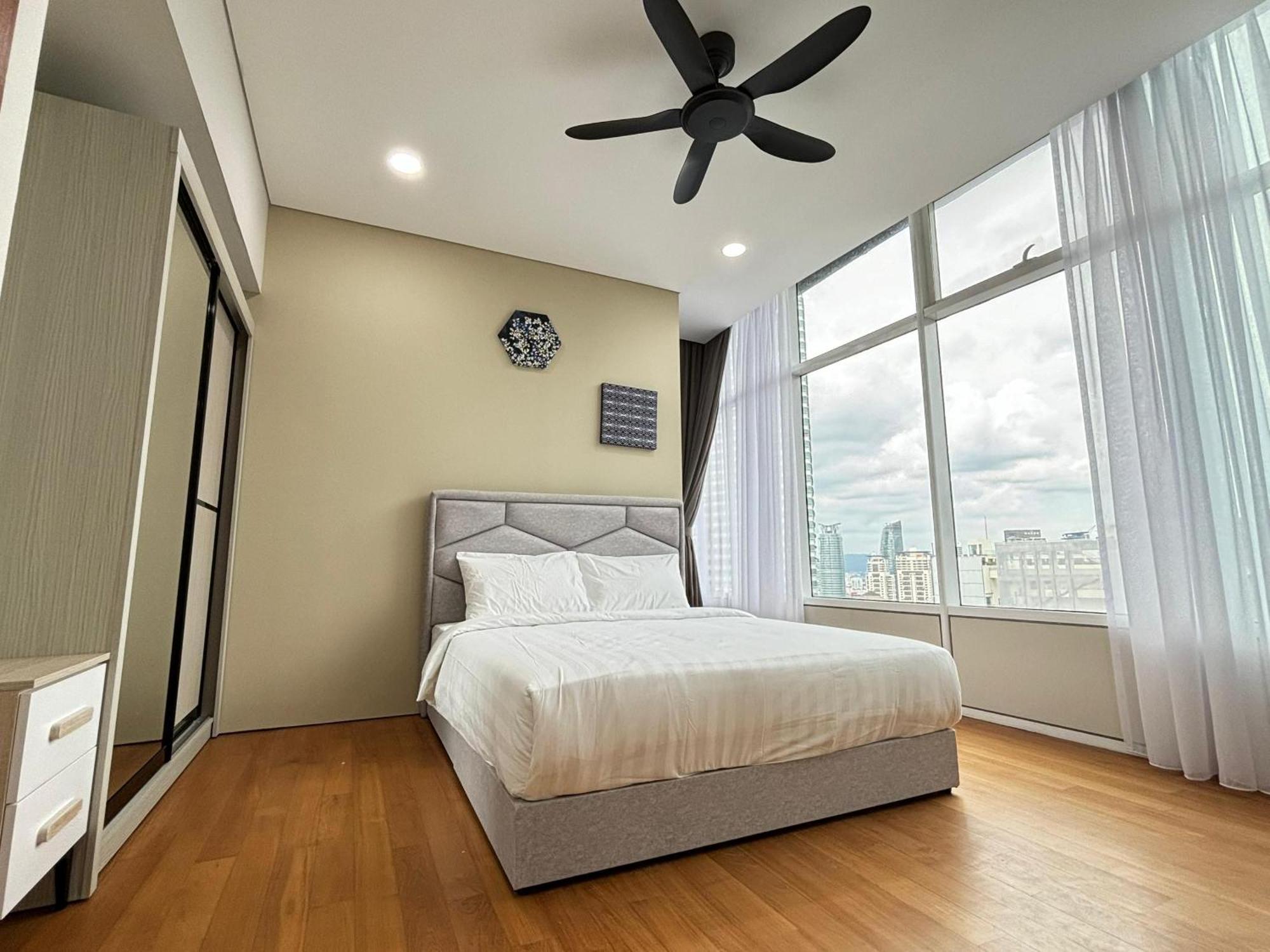 Sky Suites At Klcc By Mitstay Kuala Lumpur Bagian luar foto