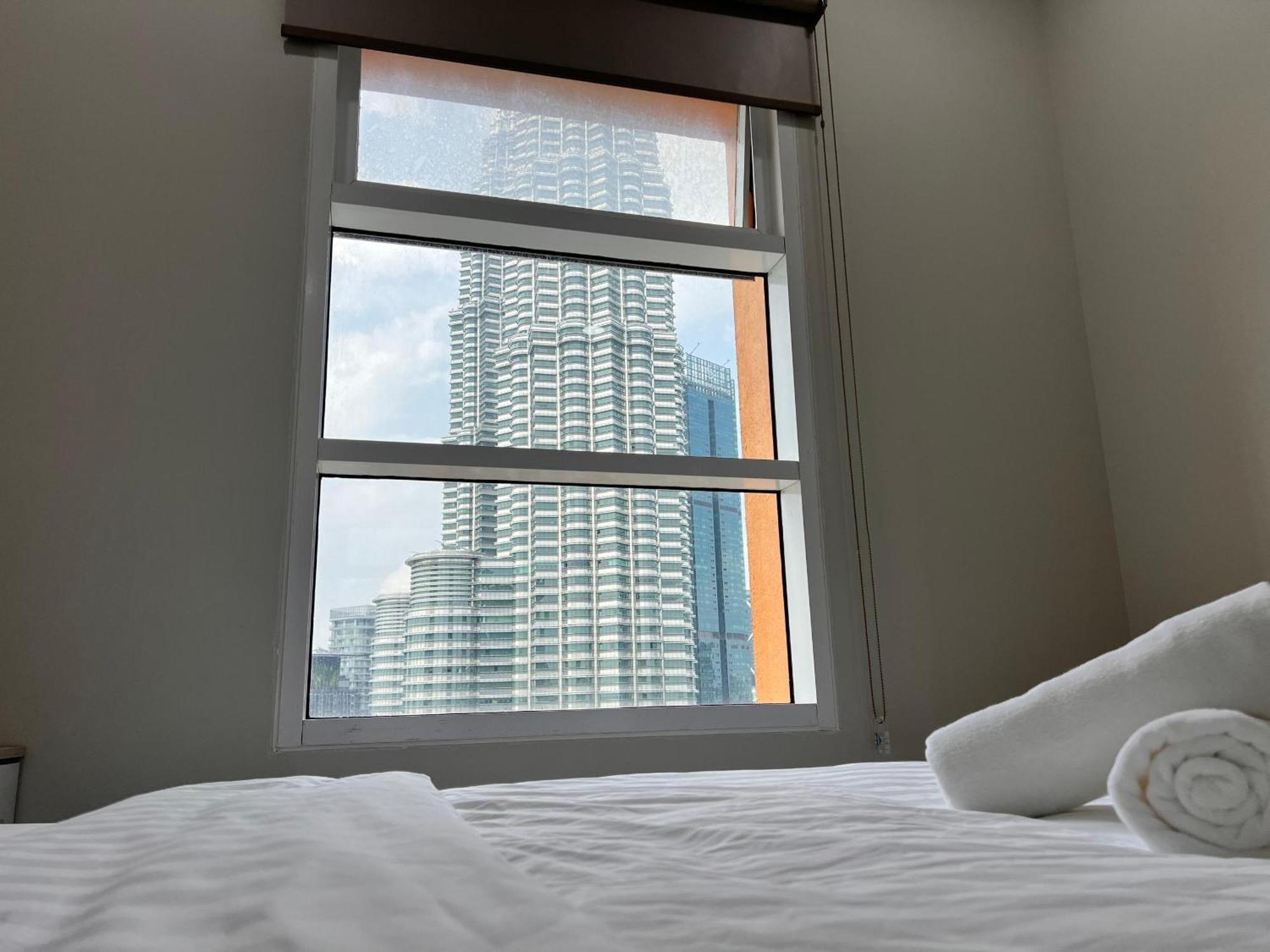 Sky Suites At Klcc By Mitstay Kuala Lumpur Bagian luar foto