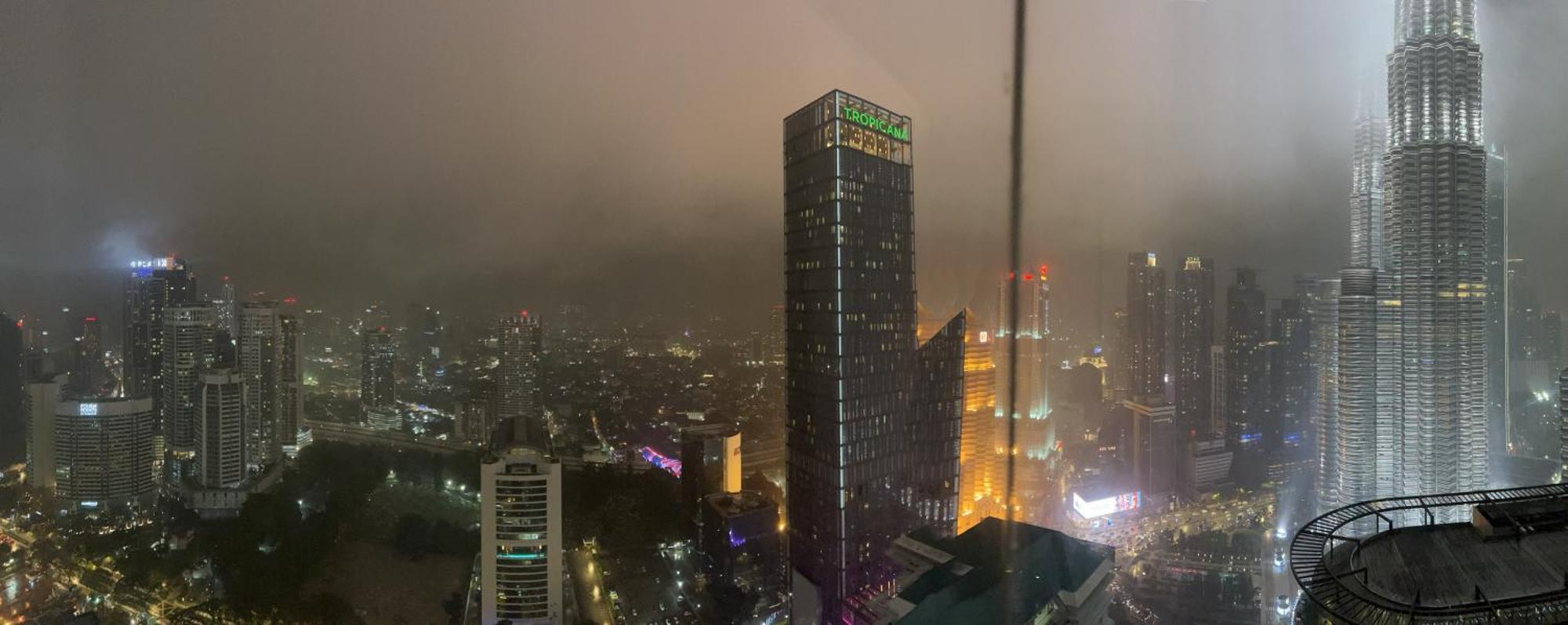 Sky Suites At Klcc By Mitstay Kuala Lumpur Bagian luar foto